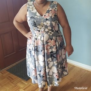 Lane Bryant Dresses - *SALE* Lane Bryant size 18 grey pink floral dress Lane Bryant Dresses - *SALE* Lane Bryant size 18 grey pink floral dress